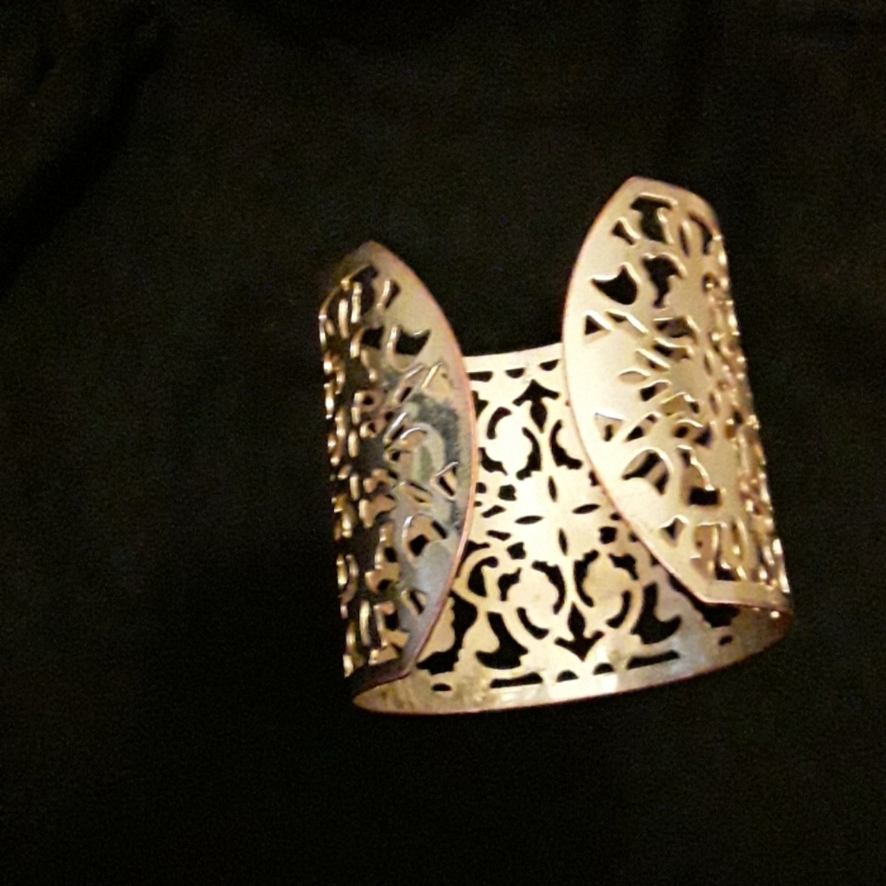 Gold bracelet/cuff